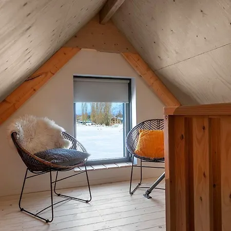 Chalet Lennepserf - T Farrel *
